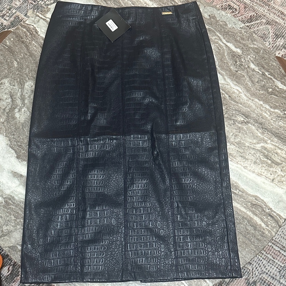 NWT Marc NY Andrew Marc Faux Leather Crocodile Print Navy Textured Skirt Sz M